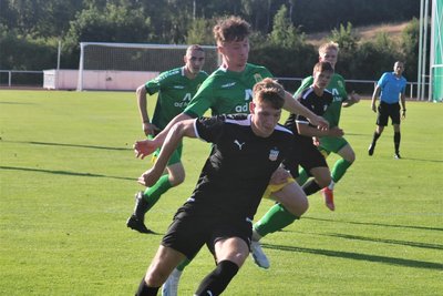 Michel Ullrich (vorn), vor wenigen Tagen noch beim CFC, lief gegen Rudolstadt beim FSV Zwickau als Testspieler auf. 