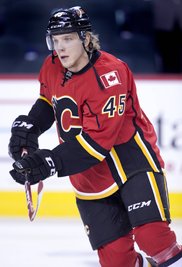 Der Ex-Crimmitschauer David Wolf im Trikot der Calgary Flames. 