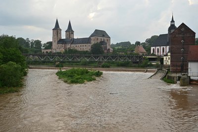 #lrl# Hochwasserlage in Rochlitz: der Wasserstand der Zwickauer Mulde ist am Samstag gegen 19.30 Uhr erhöht, von Hochwasser kann aber zu dieser Zeit keine Rede sein.