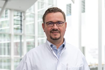 Dr. Dirk Meisel ist Chefarzt am Kreiskrankenhaus Freiberg.
