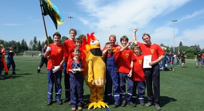 Das siebenköpfige Bronze-Team der Grünbacher Jugendfeuerwehr mit seinen Betreuern.