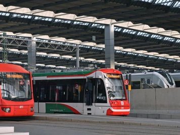 Die Citylink-Züge des Chemnitzer Modells verbinden den Bahnhof mit der TU Chemnitz. 