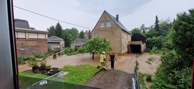 Überflutungen durch Starkregen auch in der Region Penig: So sah es am Samstagnachmittag im Bereich der Lochmühle aus.