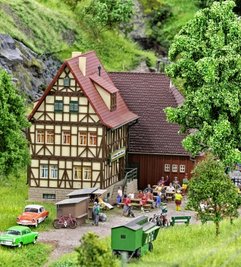 Volle Hütte im Gasthaus "Zur Schmiede".