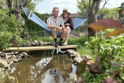 Ferdinand und Vanessa, die „Kleingartenultras“ in ihrem Dresdner Kleingarten