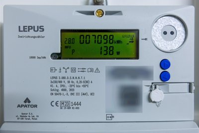 Laut des extra eingebauten Stromzählers hat Familie Krauß schon mehr als 7000 Kilowattstunden Strom ins Netz eingespeist.