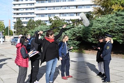 Polizeipräsidentin Sonja Penzel vor der Kamera. Sie erklärt ihren Blick auf Chemnitz.