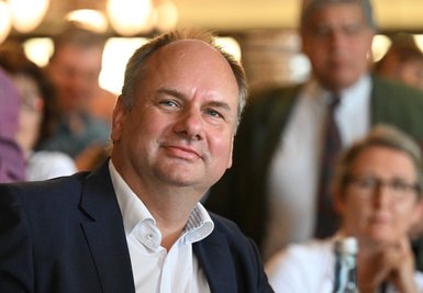 In einem Klage-Fall ging es um die Kandidaten-Aufstellung des amtierenden Dresdner Oberbürgermeisters Dirk Hilbert.
