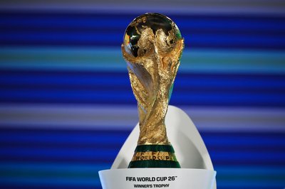Es geht um den WM-Pokal - aber auch um sehr viel Geld. (Archivbild)