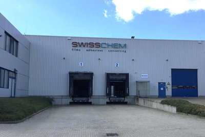Swiss-Chem Deutschland am Gewerbering in Heinsdorfergrund stellt Hightech-Klebeprodukte sowie Dachbahnen für die Gebäudeabdichtung her.