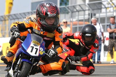 Vor zehn Jahren sammelte Lucy Michel auf dem Sachsenring bereits erste Erfahrungen auf dem Pocketbike.