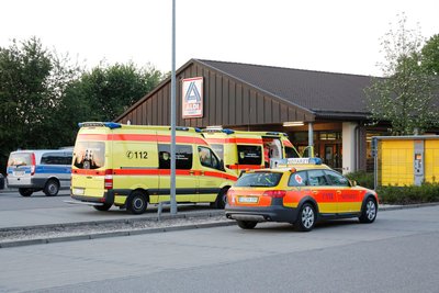Bei dem Überfall wurden zwei Verkäuferinnen leicht verletzt.
