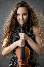 Die Ausnahmegeigerin Lucie Bartholomäi aus Marienberg.