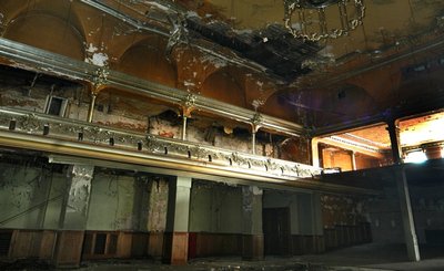 
              <p class="artikelinhalt">Der Eigentümer hat kein Betreiberkonzept und die Stadt winkt ab: Hier im Saal des einstigen Hotels "Stadt Chemnitz" wird wohl auch in den nächsten Jahren nicht getanzt. </p>
            