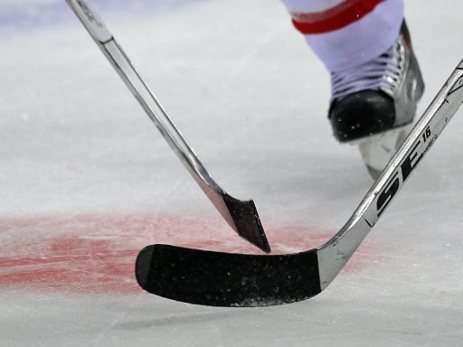 Eishockey-Spieler Keller bleibt querschnittgelähmt | Freie Presse