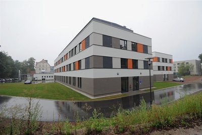 Der Standort Küchwald des Klinikums Chemnitz ist derzeit nur noch über die Beyerstraße erreichbar. Die zweite Zufahrt von der Leipziger Straße aus musste kurzfristig gesperrt werden. 