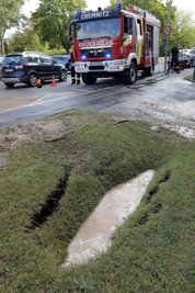 Zu einem Wasserrohrbruch ist es am Samstagmorgen an der Carl-von Ossietzky-Straße in Chemnitz gekommen.