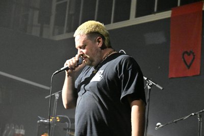 Kem Trail bestritt das Vorprogramm mit klassisch-direkten Punkrocksongs gegen „alles, was schlecht ist".
