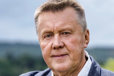 Der Deutschneudorfer ist bereits seit 1982 politisch aktiv, gehört unter anderem seit 1990 ununterbrochen dem Kreistag an.
