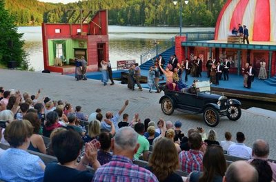 Die Operette "Frau Luna" lockte 2019 bei 18 Terminen gut 14.200 Gäste auf die Seebühne der Talsperre Kriebstein. 