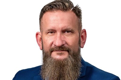 Der 51-Jährige ist Mitglied im Gemeinderat in Burkhardtsdorf und dort AfD-Fraktionschef.