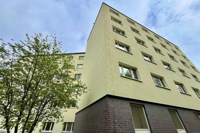 Ins Bettenhaus der einstigen Paracelsus-Klinik Reichenbach zieht ab Mai mit Betreutem Wohnen und Senioren-WGs neues Leben ein. Feierliche Eröffnung ist im Juni.