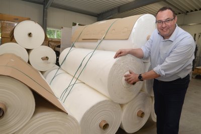 Holger Erth ist Geschäftsführer der Pfand Textilausrüstung. Im Unternehmen wird auch mangelhafte Ware wieder aufbereitet, als Beitrag zum nachhaltigen Wirtschaften.