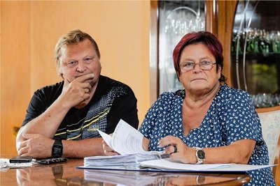 Preise jenseits von Gut und Böse: Jutta Kroschke und ihr Mann Dieter sollten ab dem 17. Oktober rund 1,06 Euro pro Kilowattstunde bezahlen. Das Ehepaar lebt in einem Ortsteil von Großweitzschen bei Döbeln und kommt laut eigenen Angaben auf einen Jahresverbrauch von etwa 3000 Kilowattstunden. 