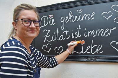 Andrea Theilig ist neue Pächtern im Mayoratsgut Großhartmannsdorf. Vorerst öffnet sie jeden Sonntag die Türen zum Café.
