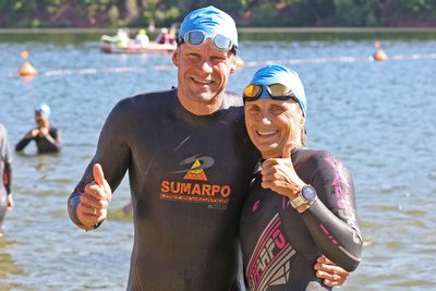 Yvonne und Per van Vlerken waren zum ersten Mal beim Triathlon an der Koberbachtalsperre dabei – und bereuten ihr Kommen nicht nur aufgrund des Doppelsieges auf der Olympischen Distanz nicht.