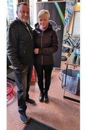 Die beiden Chemnitzer Jörg und Gundi Thoma sind erklärte Fans der ZDF-Reihe „Erzgebirgskrimi“ und wollten sich die Premiere der neuen Episode "Die letzte Note" nicht entgehen lassen.