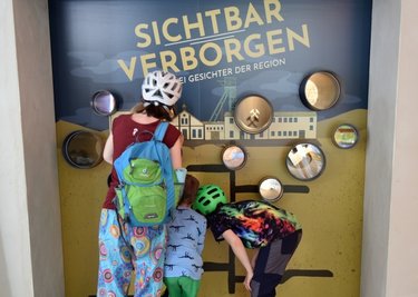 Erste Werbeelemente vermittelten auch einen gestalterischen Eindruck von dem Projekt, welches 2024 in der Petersstraße eröffnet werden soll. 
