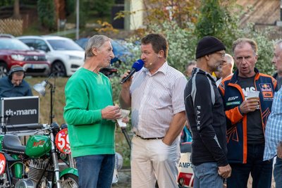 Moderator Ronald Schubert (Mitte) wird auch diesmal interessante Interviews führen.