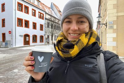 Der Kaffee des SIZ Campus Cafés gibt’s im Mehrwegbecher der Stadt Freiberg.