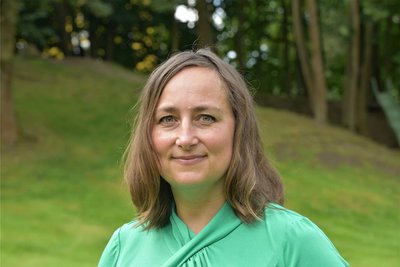 Antje Goßler ist Hauptamtsleiterin im Rathaus Adorf. In der Personalsituation der Stadt sieht die Mittvierzigerin Chancen und Risiken.