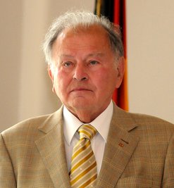 Nach Mittweidas Ehrenbürger Erich Loest soll die neue Stadtbibliothek benannt werden.