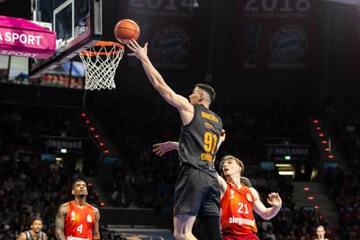 Yordan Minchev netzt gegen die Bayern ein.