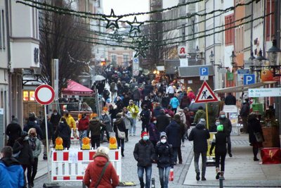 Die Freiberger Altstadt war zum letzten verkaufsoffenen Tag in diesem Jahr gut besucht.