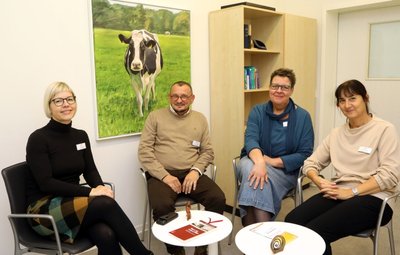 Sylva Wengler, Dr. Steffen Glathe, Uta Weitzel und Kathlen Katzer (von links) betreuen in der neuen psychoonkologischen Ambulanz in Glauchau Krebspatienten mit vielfältigen Therapieangeboten. 