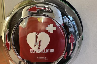 Zwei Defibrillatoren stehen jetzt in Reichenbach ständig bereit.