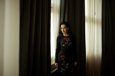 Respektvolle Nähe: Dita von Teese.