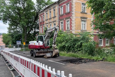 Die Bärensteiner Straße in Annaberg ist nach einem Straßeneinbruch gesperrt. Dieser wird auf Altbergbau zurückgeführt.