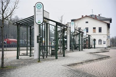 Der Oelsnitzer Bahnhof. 