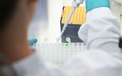 Biotech-Firmen in Deutschland haben 2025 weniger Geld eingesammelt. (Symbolbild)