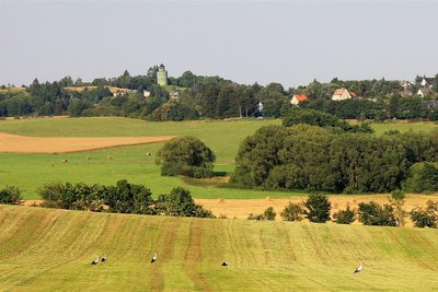 Die diesjährige Wanderung führt auch wieder über Neundorf. Am Wasserturm wird es eine Streckenpause geben.