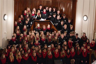 Der Chor des Gymnasiums Olbernhau und dessen Partnerchor Mariella, hier bei einem Konzert im Dezember in Pilsen.