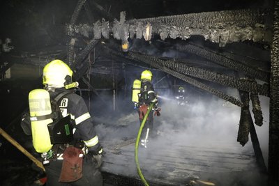 Auf dem Vereinsgelände am Sportplatz Wittgensdorf stand ein Bungalow in Flammen.