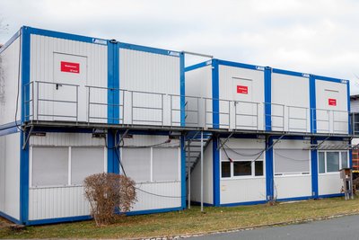Neun Rettungswachen gibt es im Vogtlandkreis und im Kreis Zwickau. In Plauen ist eine neben der Berufsfeuerwehr in Containern untergebracht.