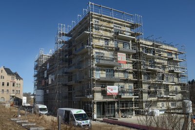 Das Keffel-Haus ist nach wie vor eingerüstet.