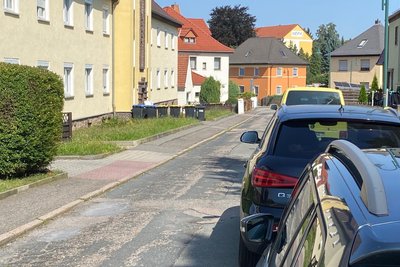 Die Beethovenstraße in Penig ist schon lange eine Buckelpiste. Nun wird sie saniert.